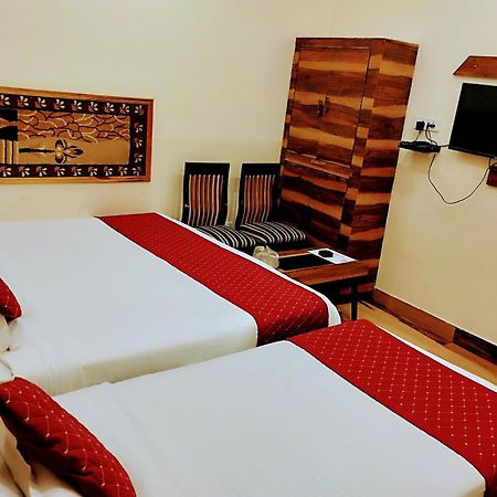 Bhagyashree Guest House 2 Km To Vishwanath Temple, Ganga Ghat Parking Available Varanasi Eksteriør bilde
